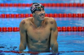 michael-phelps-of-the-united-states-celebrates-winning-gold-news-photo-587853368-1540478942